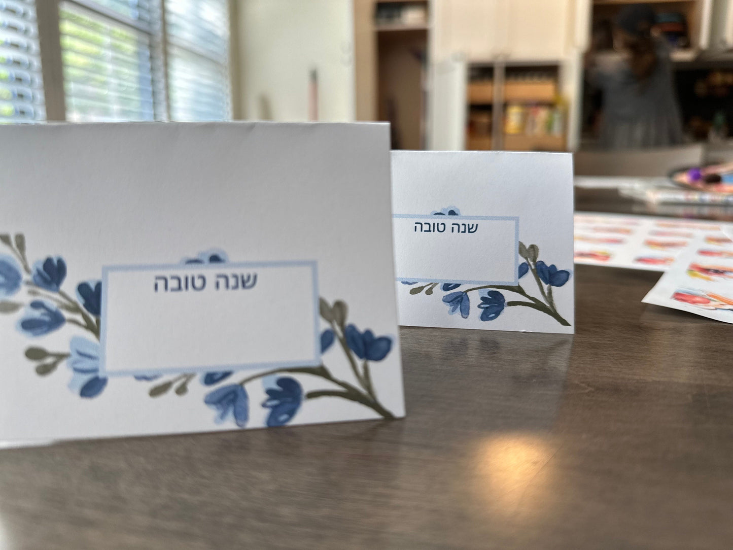 Blue Flowers Digital Place Cards for Jewish Holidays - Rosh Hashanah Table| Printable Decorations - Instant Download - shana tova Greeting