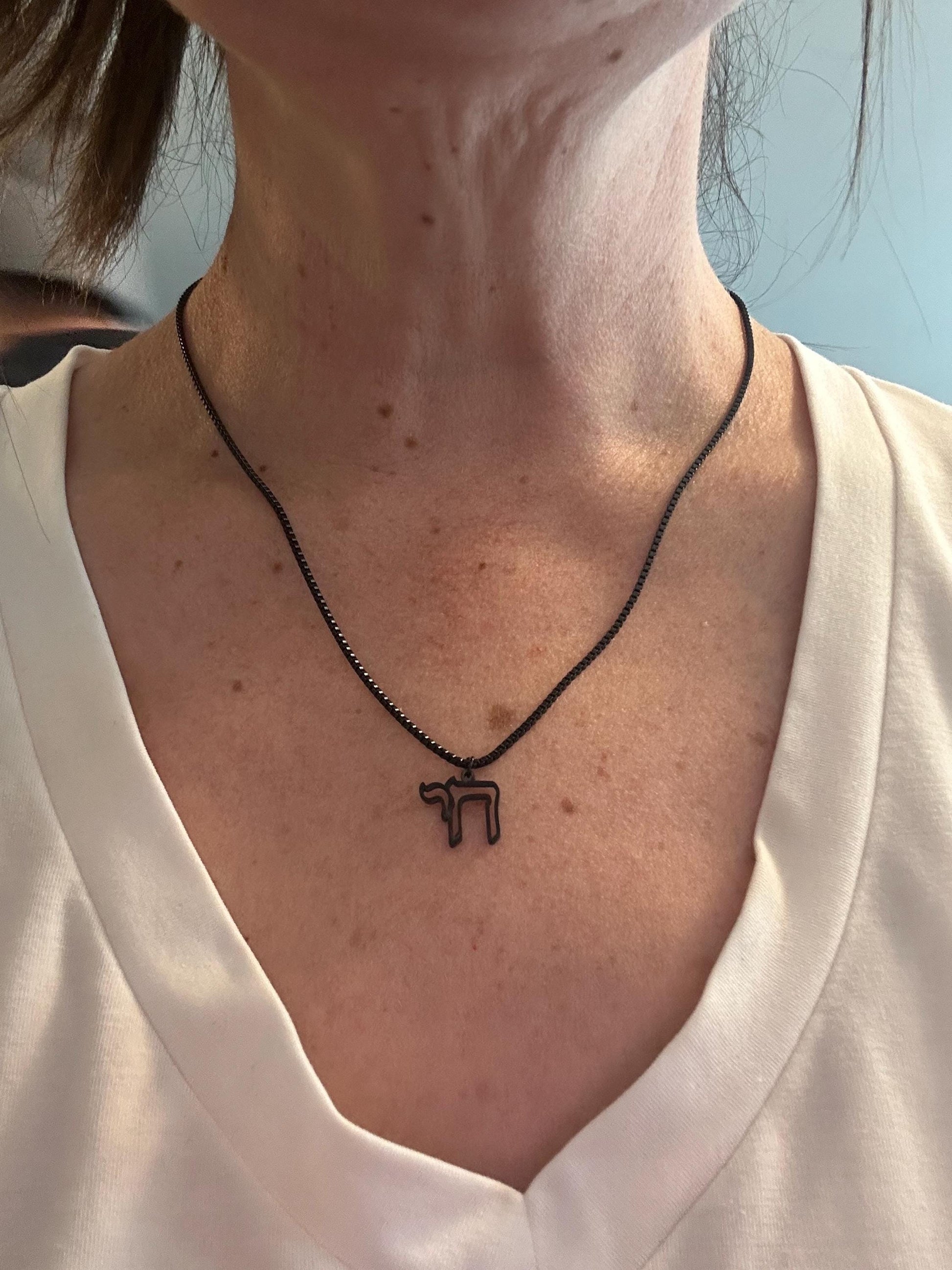 Unisex Hollow Small Chai Necklace