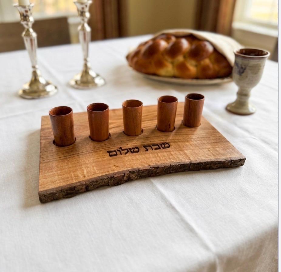 abbat Shalom Acacia Wood Kiddush Cup Set | Wooden Shabbat Wine Cups | Live Edge Judaica Gift | Jewish Wedding Gift | Hebrew Engraved